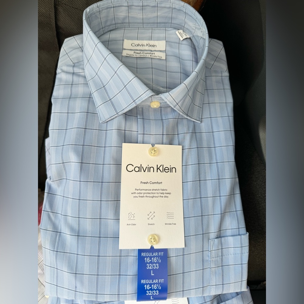 CALVIN KLEIN
Men's Regular Fit Stretch Wrinkle Resistant Dress Shirt